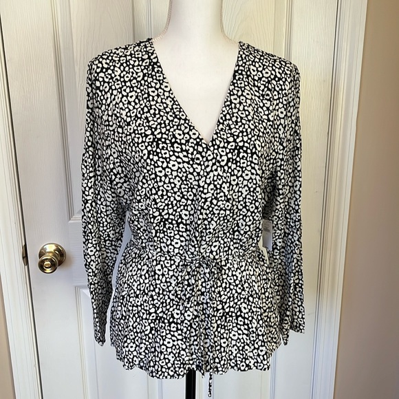 Old Navy Blouse - Picture 1 of 5